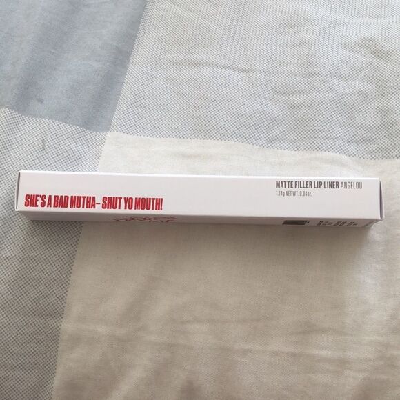 UOMA Beauty BadAss MF Matte Filler Lip Liner in Angelou NIB - Picture 2 of 4